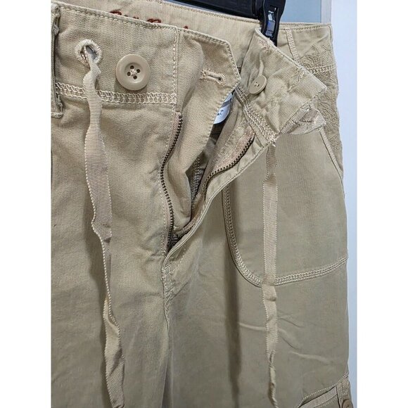 Eddie Bauer Size 12 Tan Khaki Capri Cargo Pants Wide Leg Utility Hiking - Picture 5 of 16